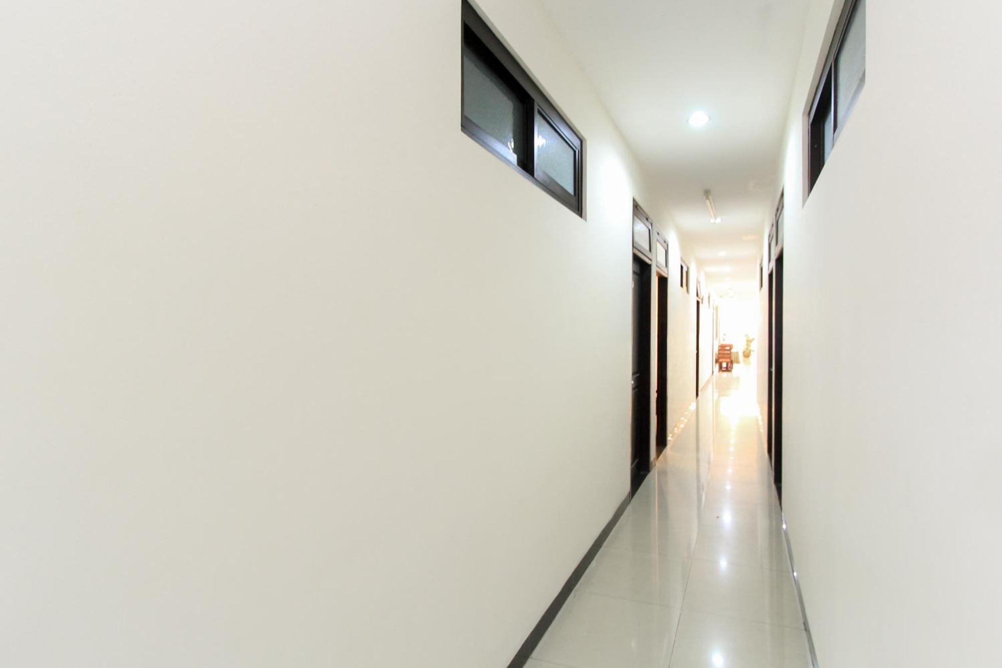 Hotel O Genteng Near Genteng Market Formerly Uno Hotel Surabaya Exterior foto